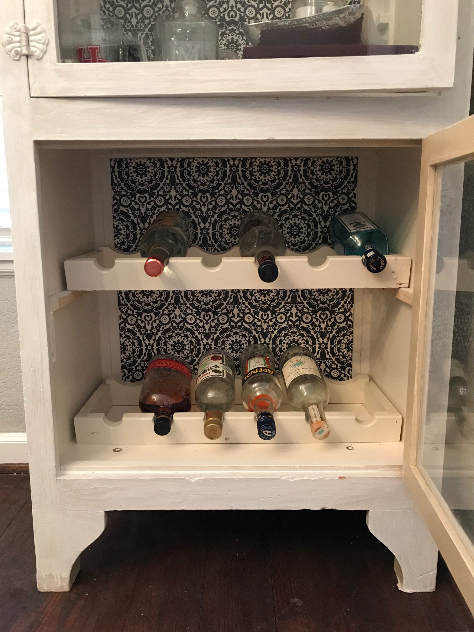 DIY Bar Cabinet, DIY bar, DIY Bar Cart, Furniture paint