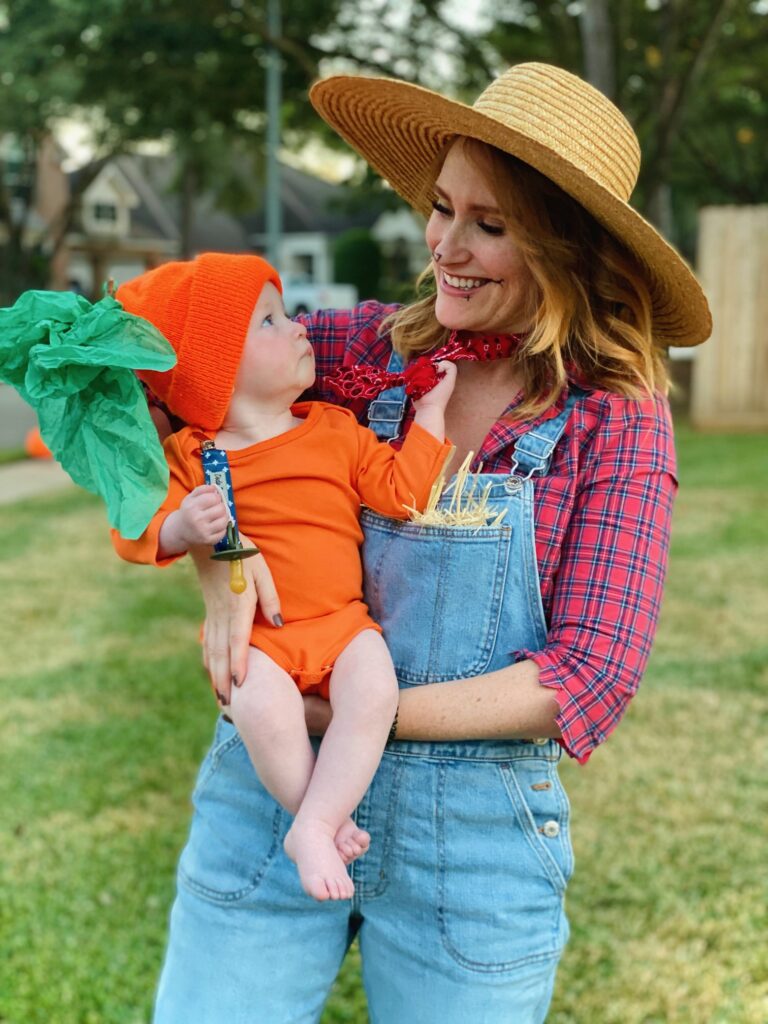 newborn costume idea, DIY carrot costume, veggie costume, 6 month old costume, family Halloween, group Halloween